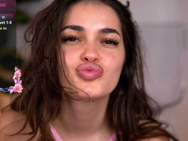 SweetAuraaa live webcam show