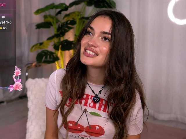 SweetAuraaa live cam on BongaCams