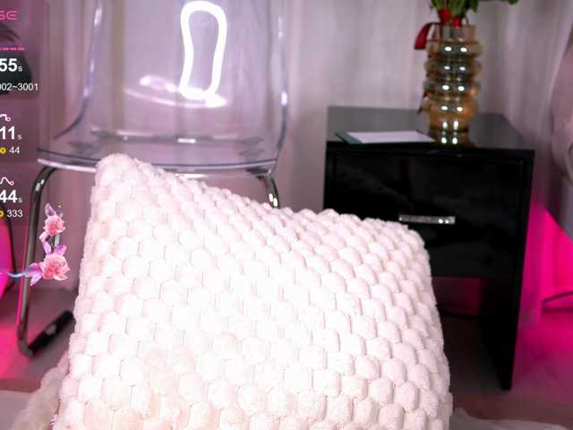 sweetauraaa live show