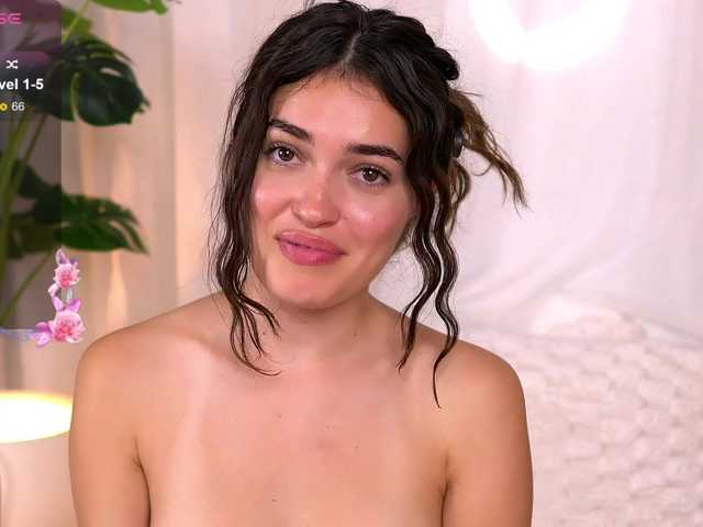 SweetAuraaa live cam preview