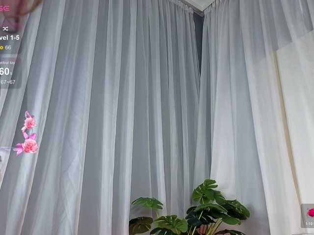SweetAuraaa live cam on UnifiedCams