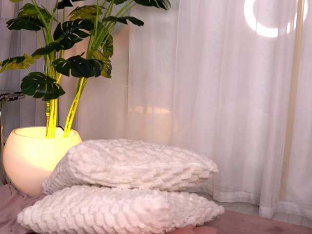 SweetAuraaa live cam on BongaCams