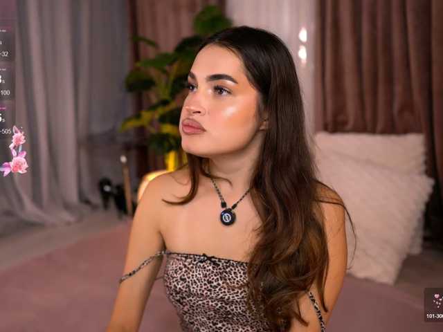 SweetAuraaa live cam on BongaCams