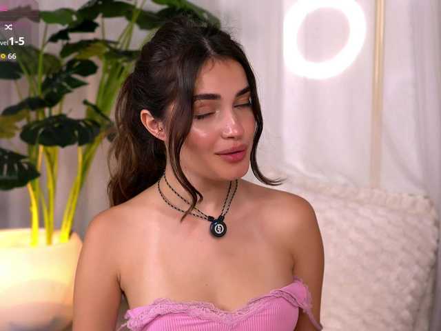 SweetAuraaa live cam on BongaCams