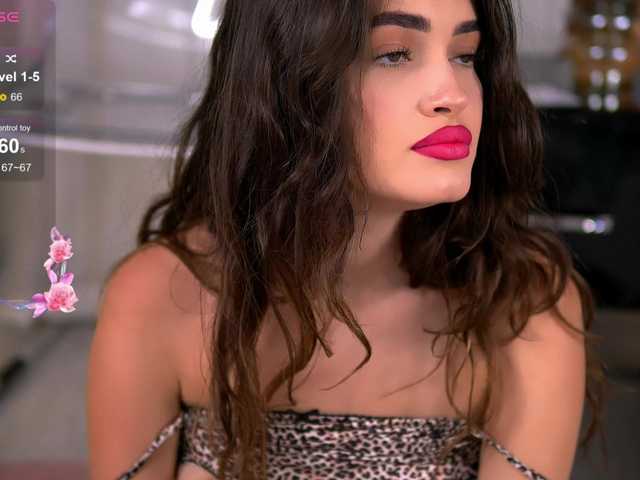 SweetAuraaa live cam on BongaCams