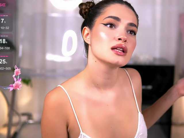 SweetAuraaa live cam on BongaCams
