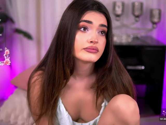 SweetAuraaa live cam on BongaCams