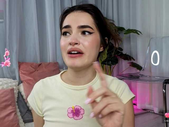 SweetAuraaa live cam on BongaCams