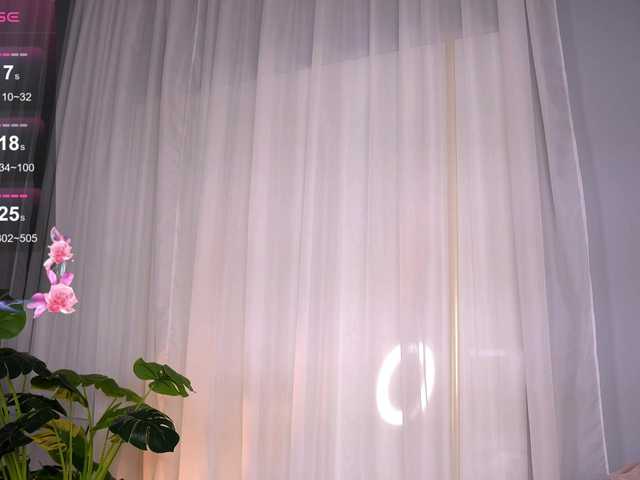 SweetAuraaa live cam on BongaCams