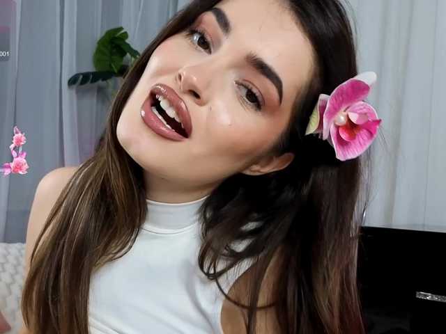 SweetAuraaa live cam on BongaCams
