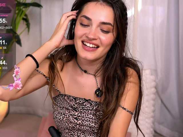 SweetAuraaa live cam on BongaCams