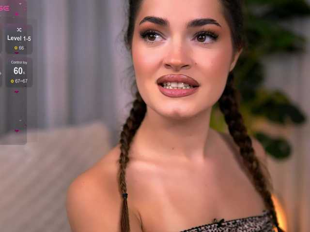 SweetAuraaa live cam on BongaCams
