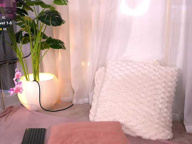 SweetAuraaa live cam on BongaCams
