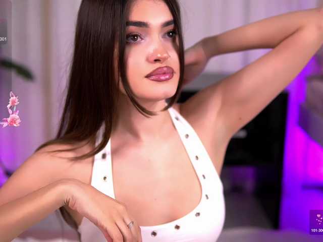 SweetAuraaa live cam on BongaCams
