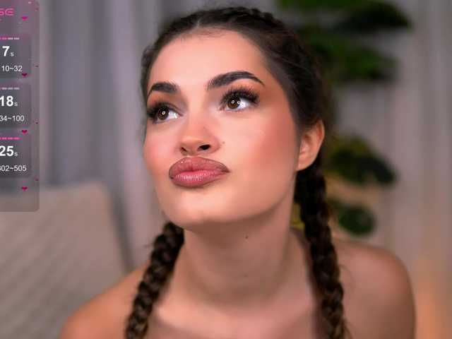 SweetAuraaa live webcam show