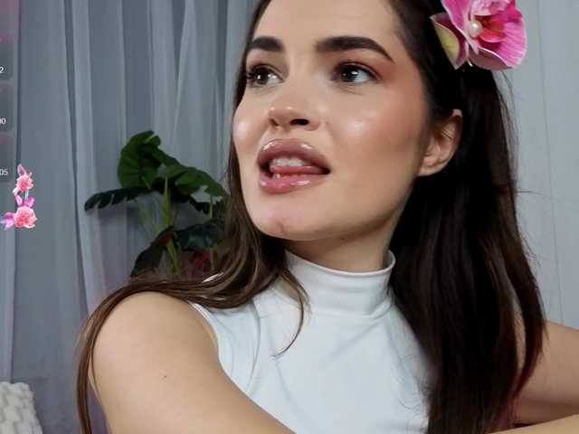 SweetAuraaa live cam on BongaCams