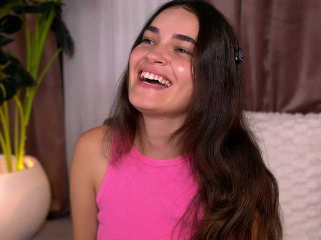 SweetAuraaa live cam on BongaCams