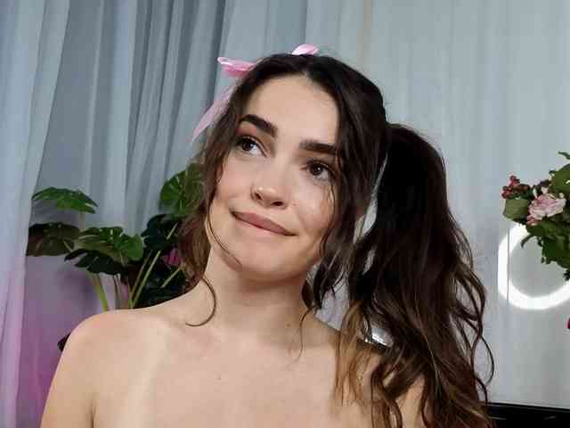 SweetAuraaa webcam