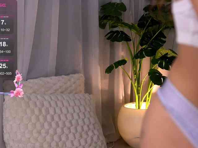 SweetAuraaa Live Webcam on BongaCams