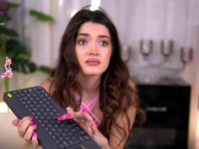 SweetAuraaa webcam