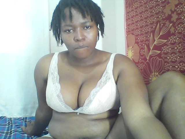 Cutecaramela live webcam show