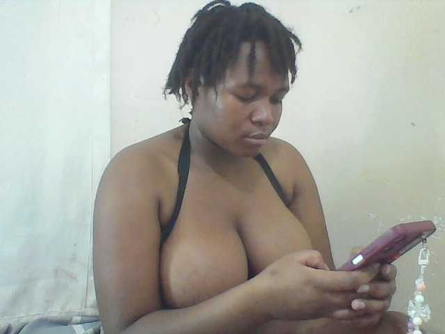 Cutecaramela live webcam show