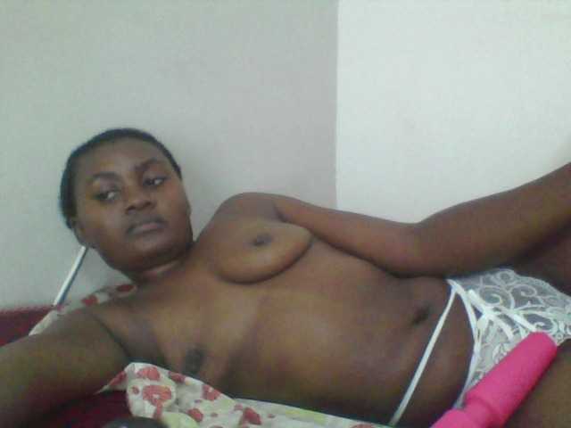 Cutecaramela's BongaCams show and profile