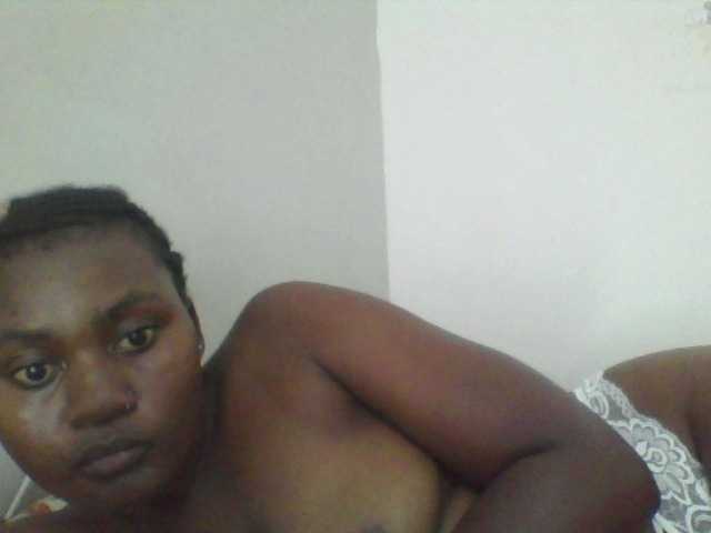 Cutecaramela's BongaCams show and profile