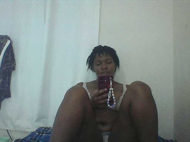 Cutecaramela live webcam show