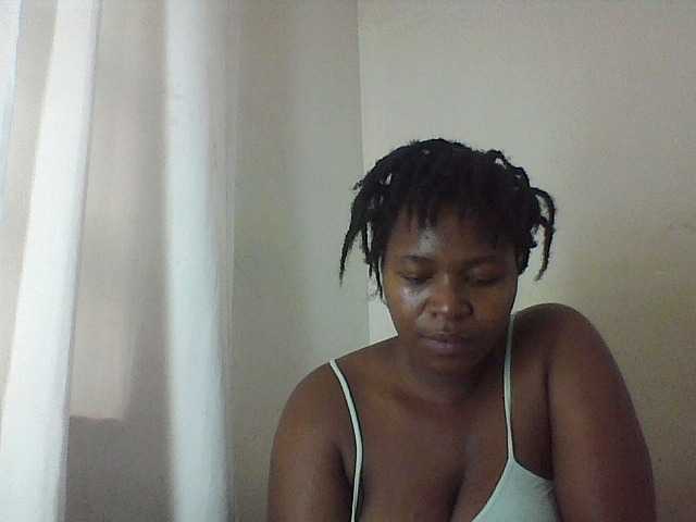 Cutecaramela live webcam show