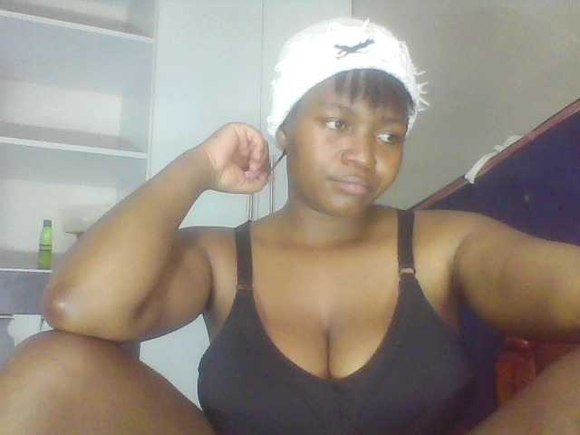 Cutecaramela live cam on UnifiedCams