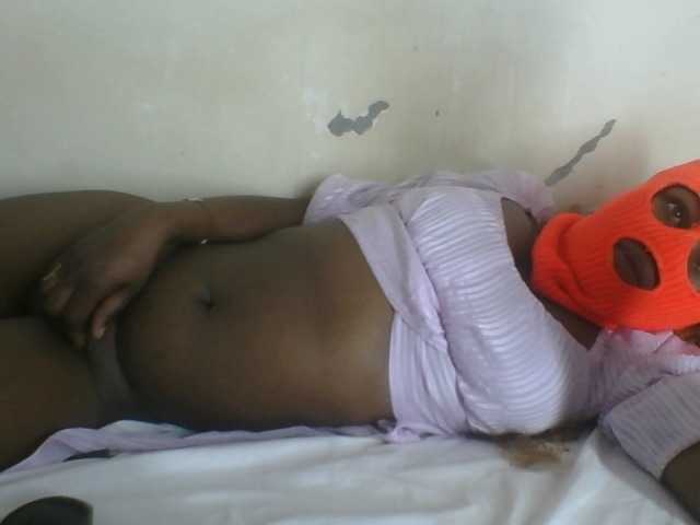 Cutecaramela live cam on BongaCams