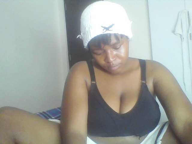 Cutecaramela live cam on UnifiedCams