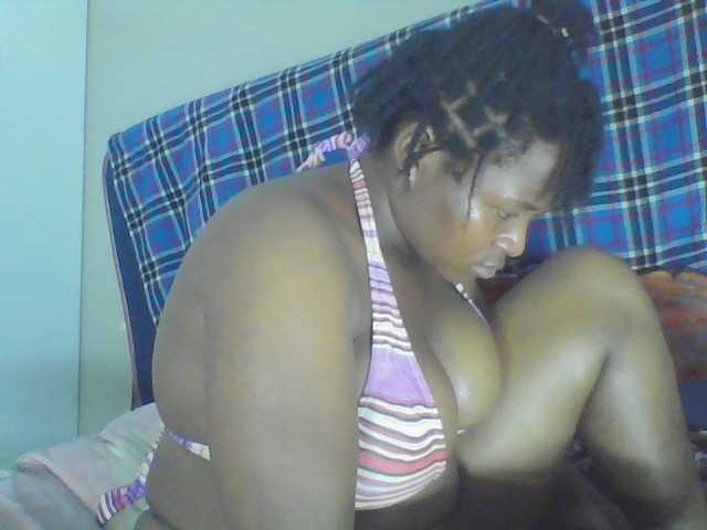 Cutecaramela live cam on BongaCams
