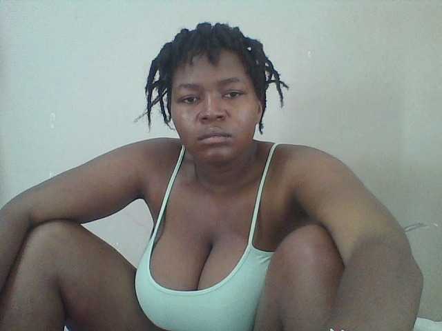 Cutecaramela live webcam show