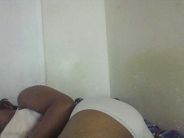Cutecaramela live cam on BongaCams