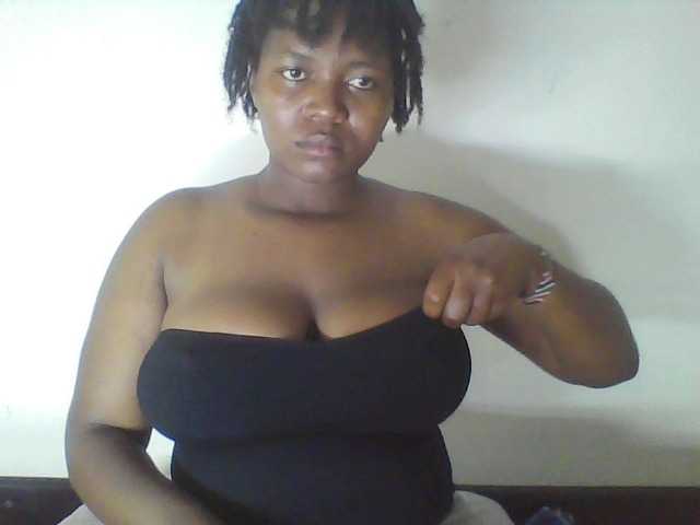 Cutecaramela live cam on BongaCams