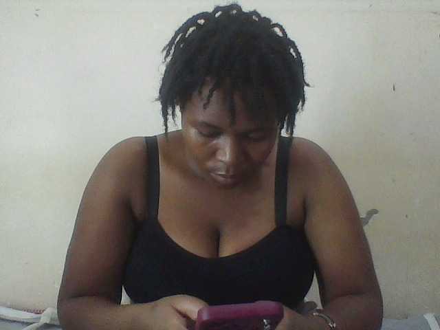 Cutecaramela live webcam show
