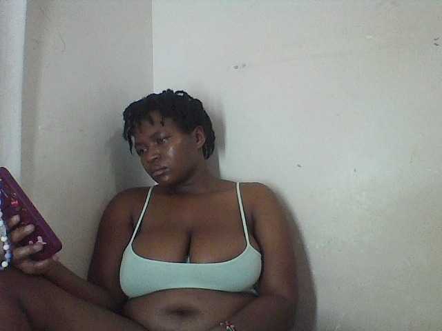 Cutecaramela live webcam show