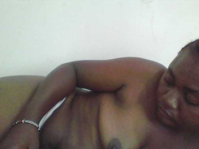 Cutecaramela's BongaCams show and profile