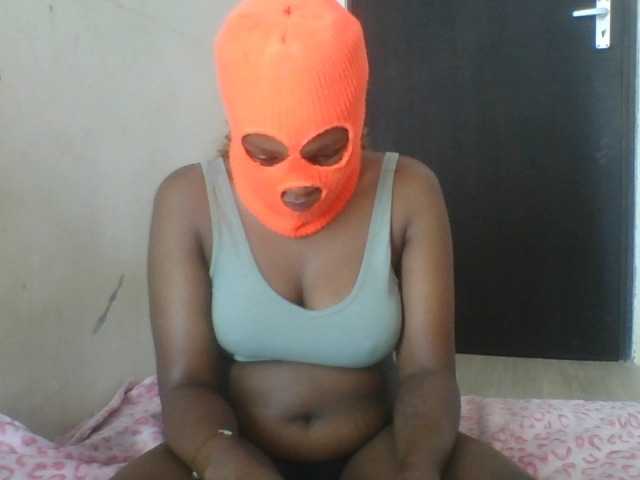 Cutecaramela live cam on BongaCams