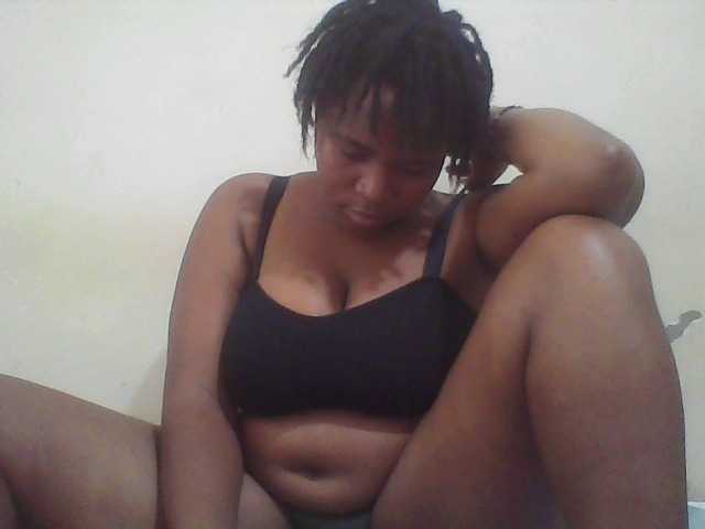 Cutecaramela live webcam show