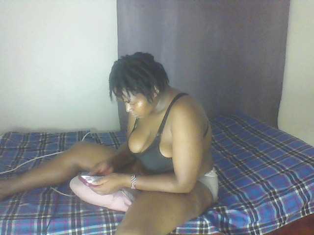 Cutecaramela live cam on UnifiedCams