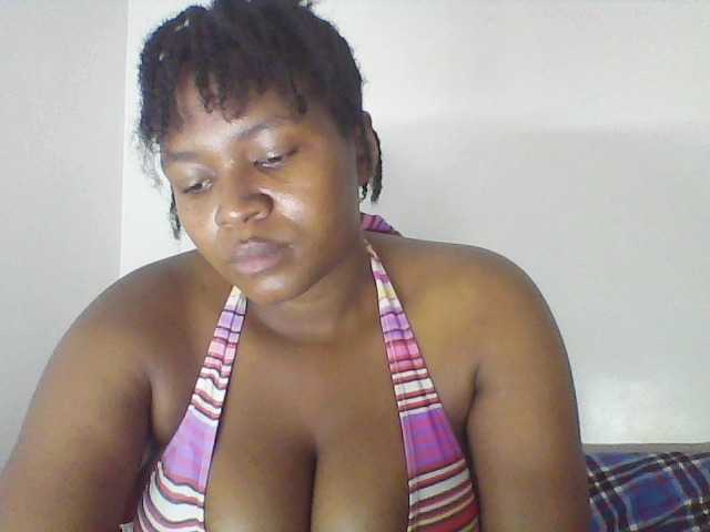 Cutecaramela live webcam show