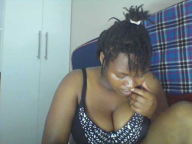 Cutecaramela live cam on UnifiedCams