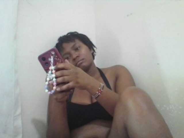Cutecaramela live webcam show