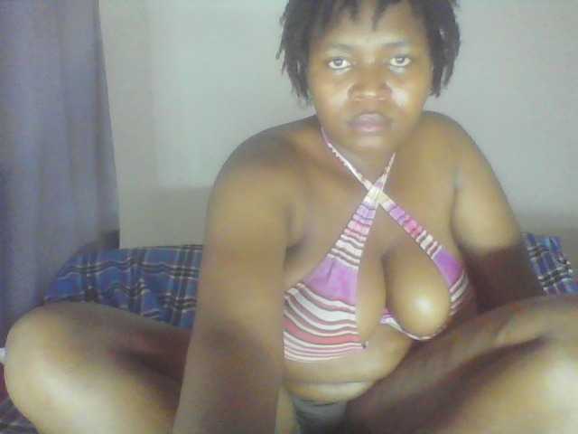 Cutecaramela live cam on BongaCams