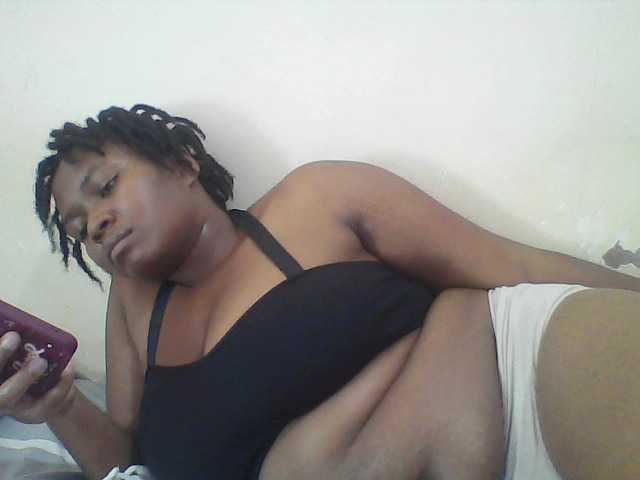 Cutecaramela live webcam show