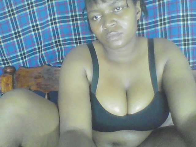 Cutecaramela live cam on BongaCams