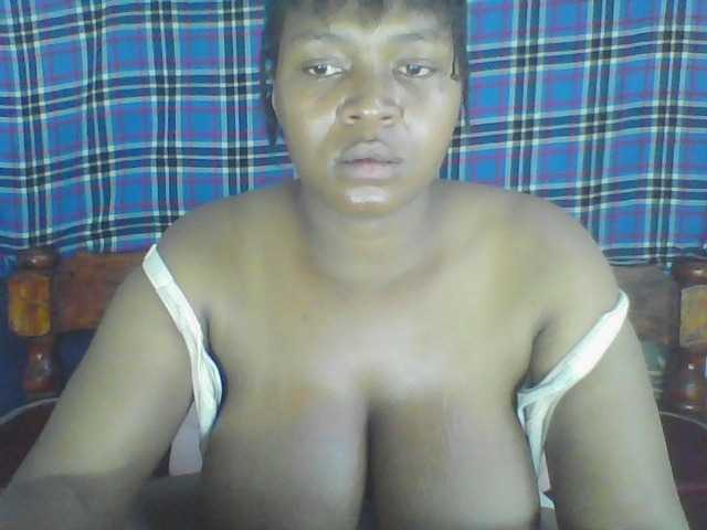 Cutecaramela live cam on BongaCams